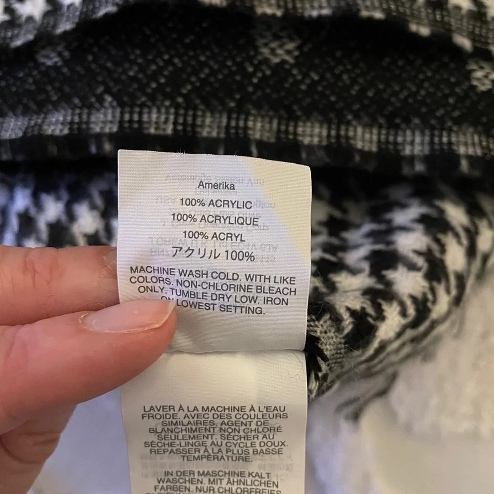 NWOT J.Crew Double Sided Houndstooth/Polka Dot Scarf - Picture 6 of 6